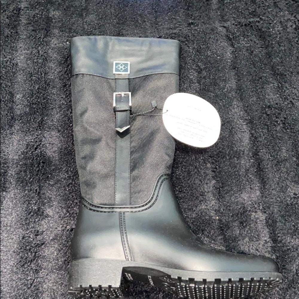 Long black boots